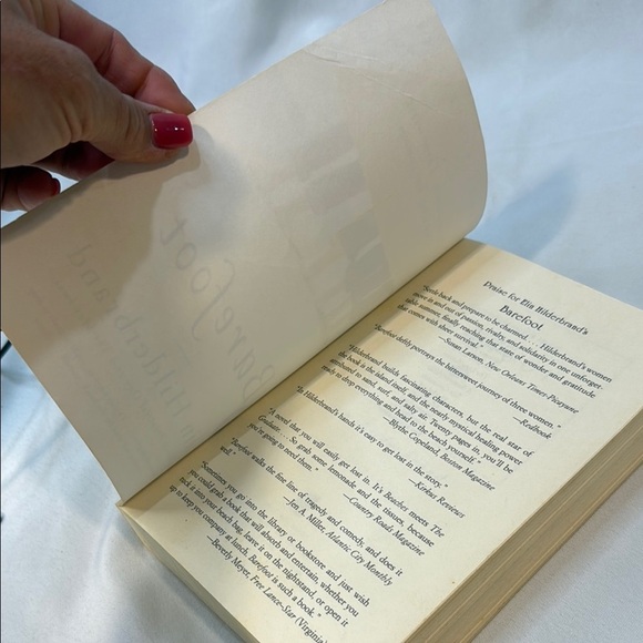 Barefoot Book by Best Selling Author, Elin Hilderbrand, Fiction, Beach Read - Picture 7 of 8